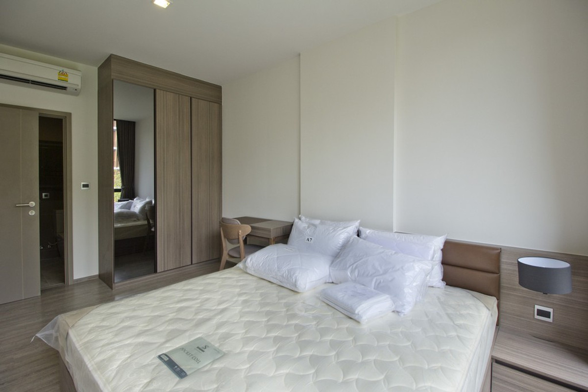 For RentCondoOnnut, Udomsuk : 🔥𝐅𝐨𝐫 𝐑𝐞𝐧𝐭! 𝐌𝐨𝐫𝐢 𝐇𝐚𝐮𝐬 2 Bedrooms 66.75 SQM, 3rd Floor, Pool View, Closed Kitchen with Bathtub🔥Only 𝟓𝟎,𝟎𝟎𝟎 Baht/Month!