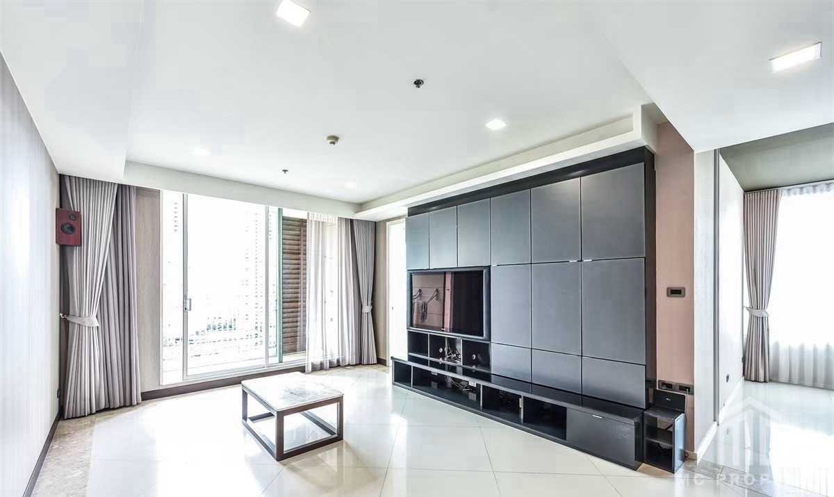 ให้เช่าคอนโดสาทร นราธิวาส : สำหรับเช่า ราคาพิเศษ!! The Empire Place Sathorn2 ห้องนอน ชั้นสูง ขนาด 114 ตร.ม.