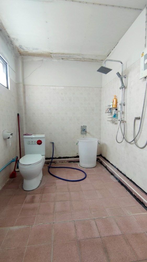 ขายที่ดินชัยนาท : ขาย ที่ดิน 198 ตร.วา พร้อมอาคารพักอาศัย 2.5 ชั้น ต.นางลือ ชัยนาท