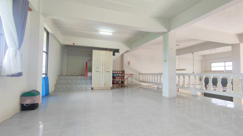 ขายที่ดินชัยนาท : ขาย ที่ดิน 198 ตร.วา พร้อมอาคารพักอาศัย 2.5 ชั้น ต.นางลือ ชัยนาท