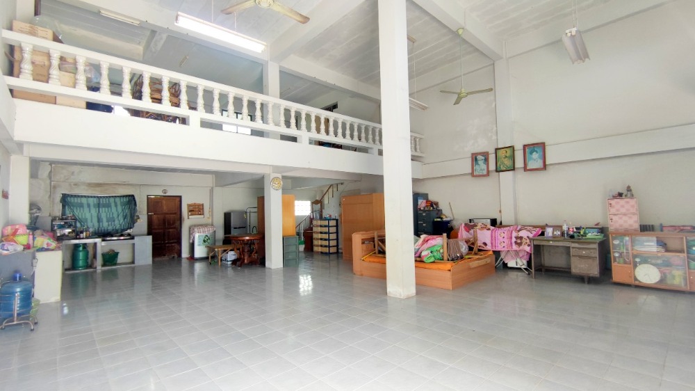 ขายที่ดินชัยนาท : ขาย ที่ดิน 198 ตร.วา พร้อมอาคารพักอาศัย 2.5 ชั้น ต.นางลือ ชัยนาท