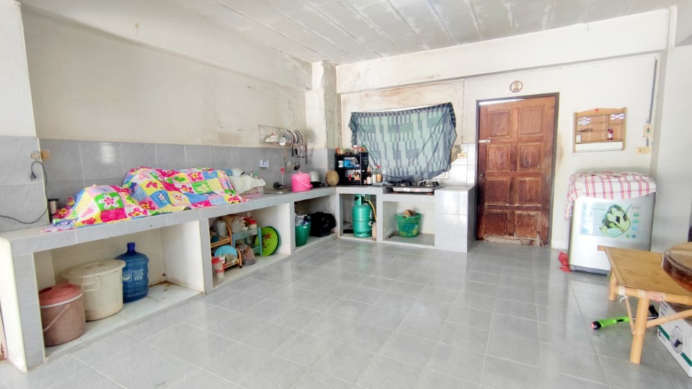 ขายที่ดินชัยนาท : ขาย ที่ดิน 198 ตร.วา พร้อมอาคารพักอาศัย 2.5 ชั้น ต.นางลือ ชัยนาท