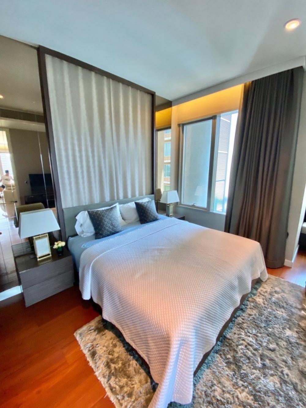 ให้เช่าคอนโดวิทยุ ชิดลม หลังสวน : •Freehold Condominium at 185 Rajdamri Condominium 2Bed2Bath 200,000/ month
