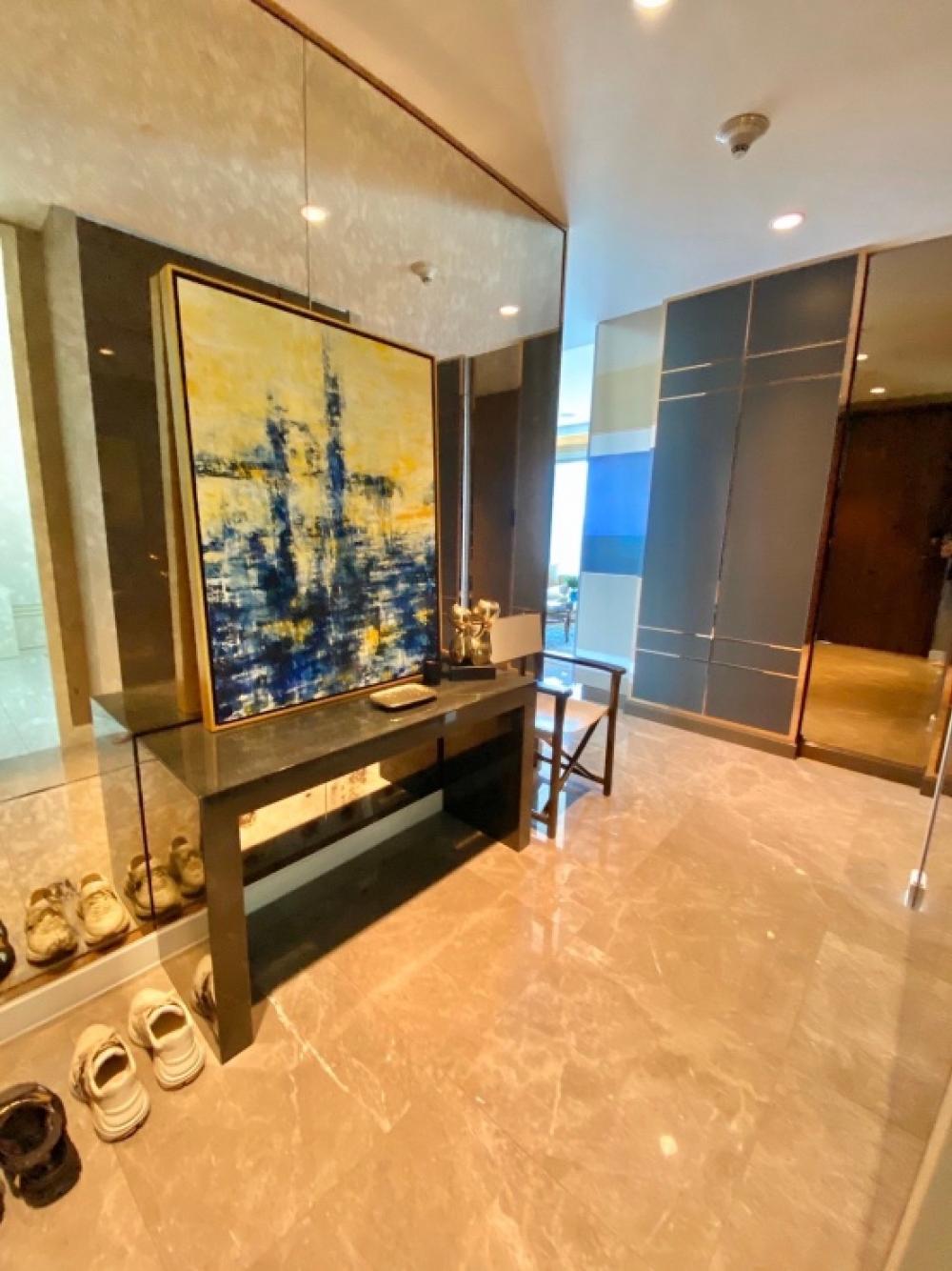ให้เช่าคอนโดวิทยุ ชิดลม หลังสวน : •Freehold Condominium at 185 Rajdamri Condominium 2Bed2Bath 200,000/ month