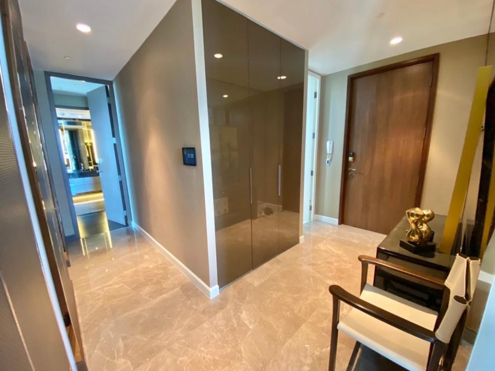 ให้เช่าคอนโดวิทยุ ชิดลม หลังสวน : •Freehold Condominium at 185 Rajdamri Condominium 2Bed2Bath 200,000/ month