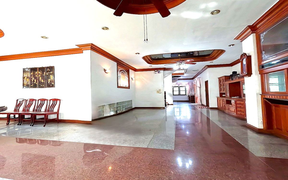 For SaleHouseRama 2, Bang Khun Thian : For sale or rent, single house, Chicha Country Club Village, Rama 2, 91.2 sq m. Decorated with good wood throughout the house, strong structure