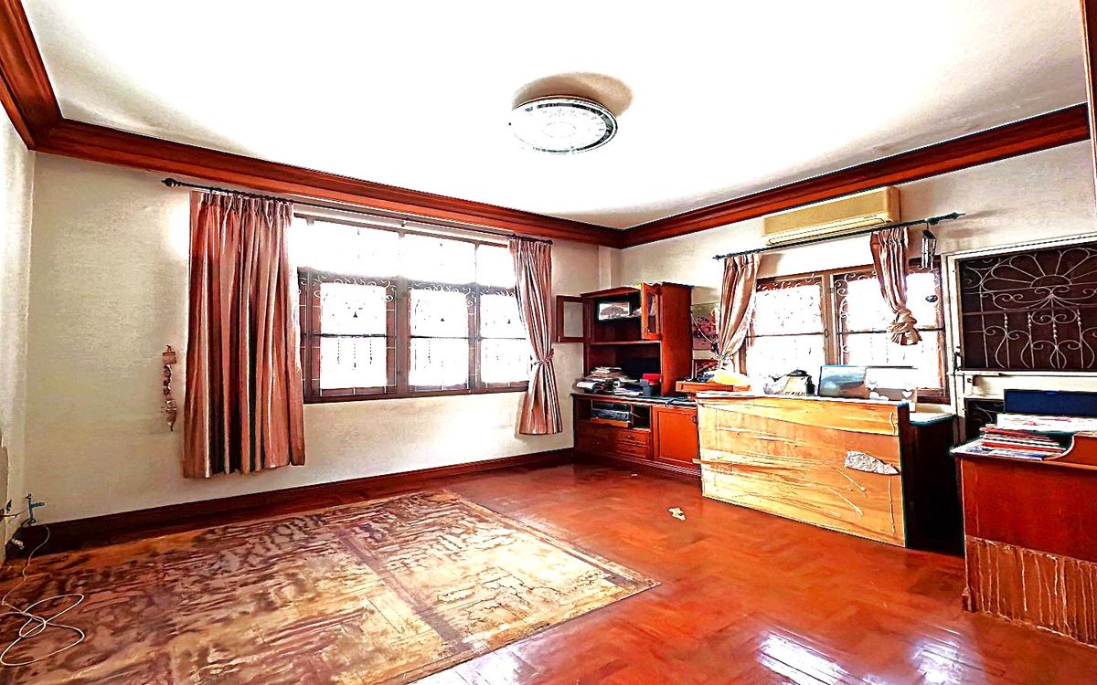 For SaleHouseRama 2, Bang Khun Thian : For sale or rent, single house, Chicha Country Club Village, Rama 2, 91.2 sq m. Decorated with good wood throughout the house, strong structure