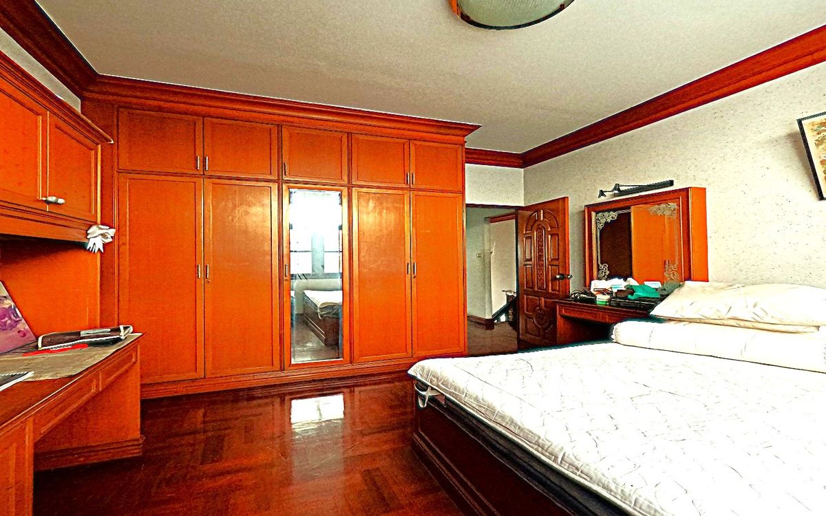 For SaleHouseRama 2, Bang Khun Thian : For sale or rent, single house, Chicha Country Club Village, Rama 2, 91.2 sq m. Decorated with good wood throughout the house, strong structure