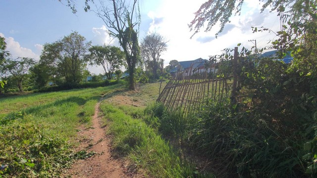 For SaleLandKorat Nakhon Ratchasima : Land for sale near the Sung Noen Subdistrict Administrative Organization, 14 rai, suitable for housing development, factory, warehouse.