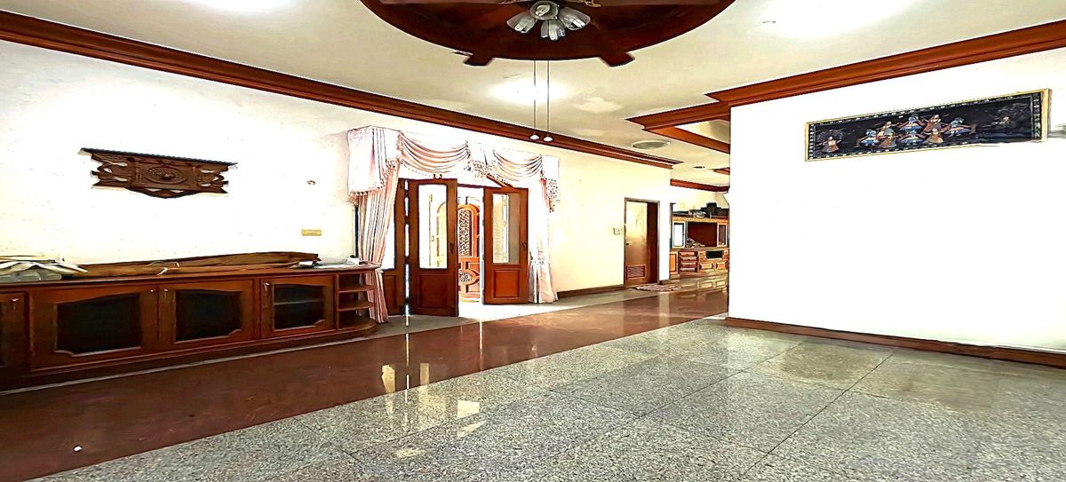 For SaleHouseRama 2, Bang Khun Thian : For sale or rent, single house, Chicha Country Club Village, Rama 2, 91.2 sq m. Decorated with good wood throughout the house, strong structure