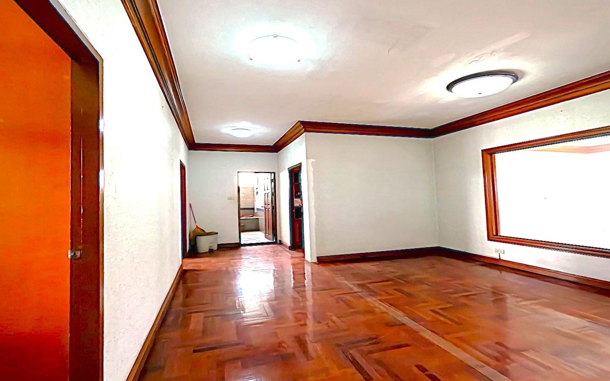 For SaleHouseRama 2, Bang Khun Thian : For sale or rent, single house, Chicha Country Club Village, Rama 2, 91.2 sq m. Decorated with good wood throughout the house, strong structure