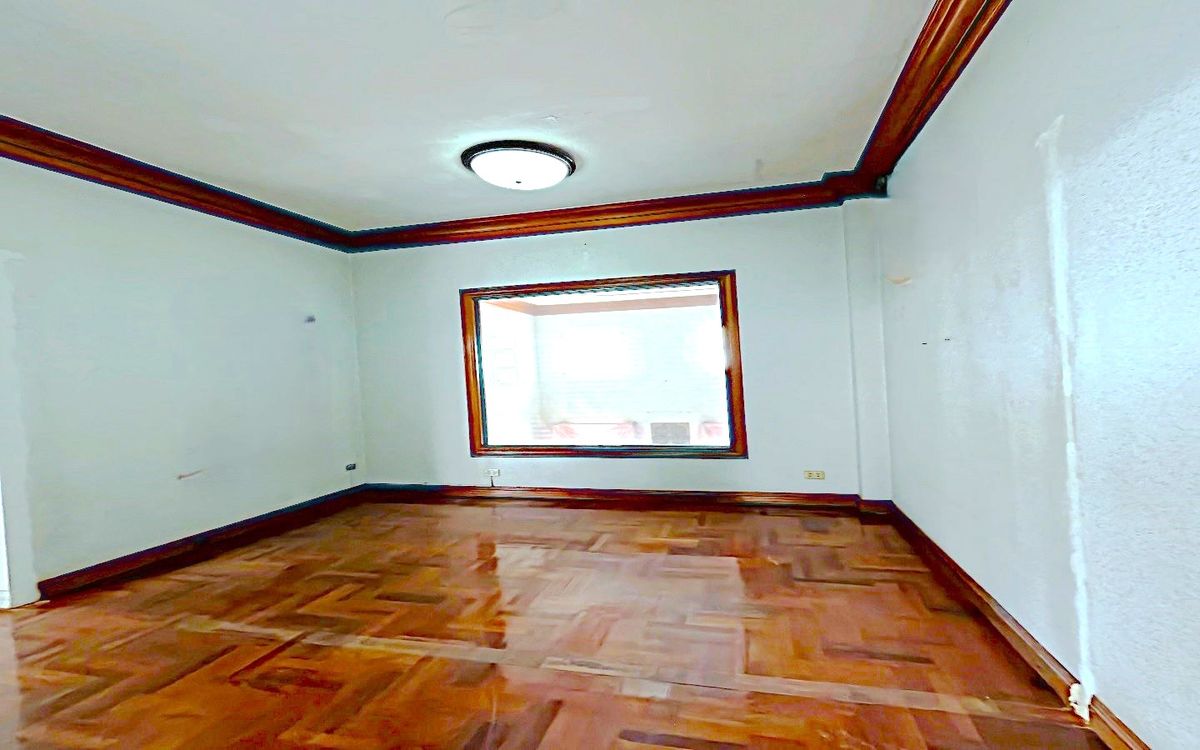 For SaleHouseRama 2, Bang Khun Thian : For sale or rent, single house, Chicha Country Club Village, Rama 2, 91.2 sq m. Decorated with good wood throughout the house, strong structure