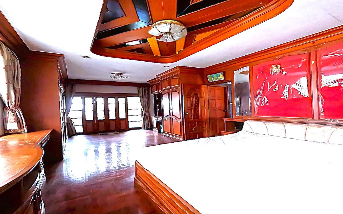For SaleHouseRama 2, Bang Khun Thian : For sale or rent, single house, Chicha Country Club Village, Rama 2, 91.2 sq m. Decorated with good wood throughout the house, strong structure