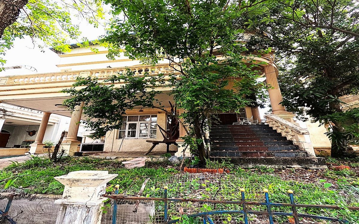 For SaleHouseRama 2, Bang Khun Thian : For sale or rent, single house, Chicha Country Club Village, Rama 2, 91.2 sq m. Decorated with good wood throughout the house, strong structure