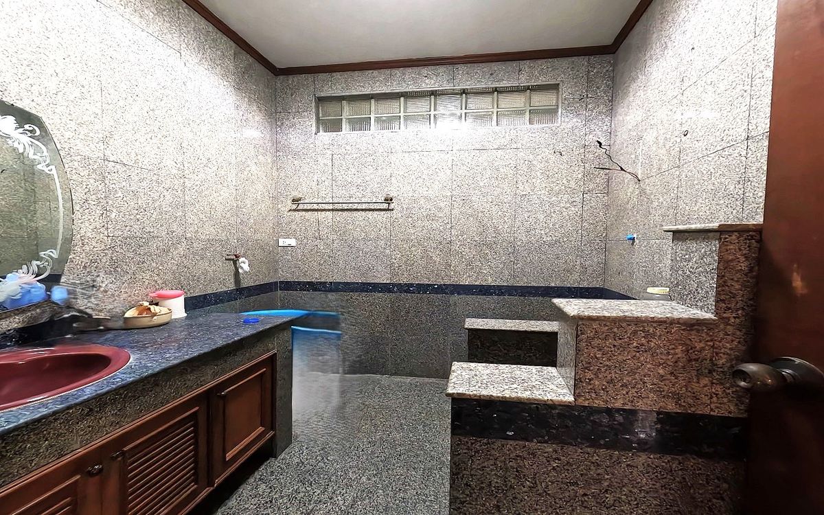 For SaleHouseRama 2, Bang Khun Thian : For sale or rent, single house, Chicha Country Club Village, Rama 2, 91.2 sq m. Decorated with good wood throughout the house, strong structure