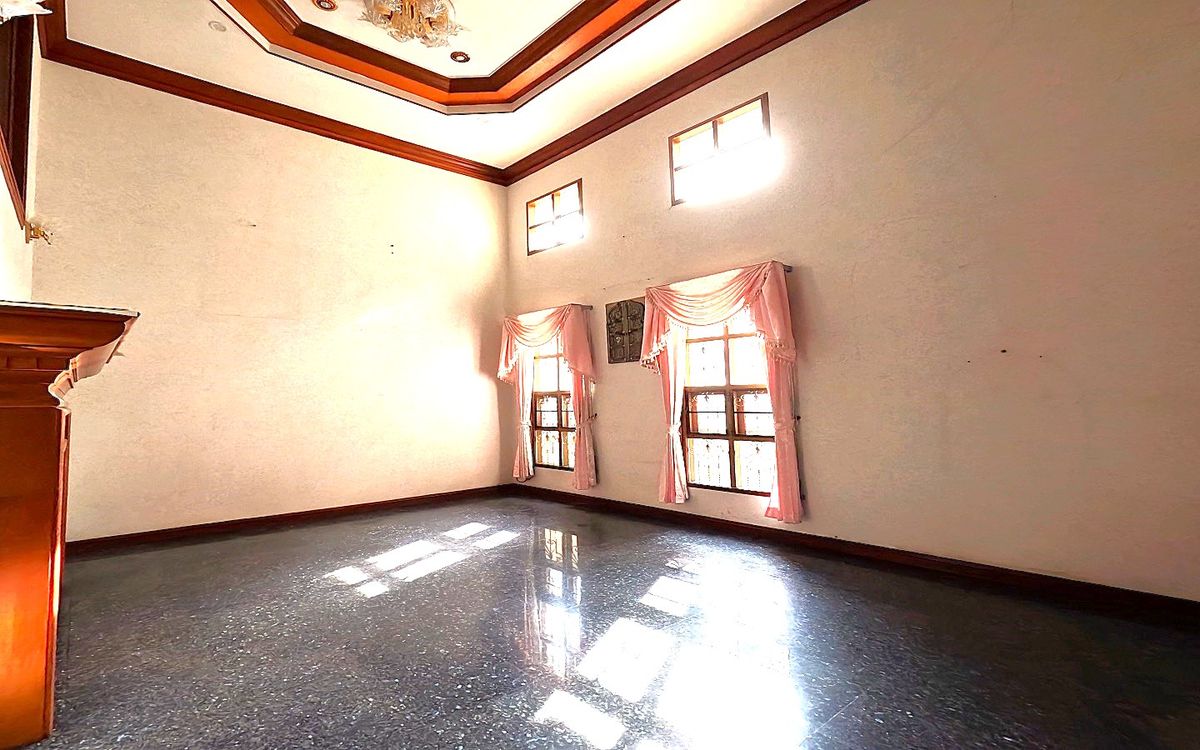 For SaleHouseRama 2, Bang Khun Thian : For sale or rent, single house, Chicha Country Club Village, Rama 2, 91.2 sq m. Decorated with good wood throughout the house, strong structure