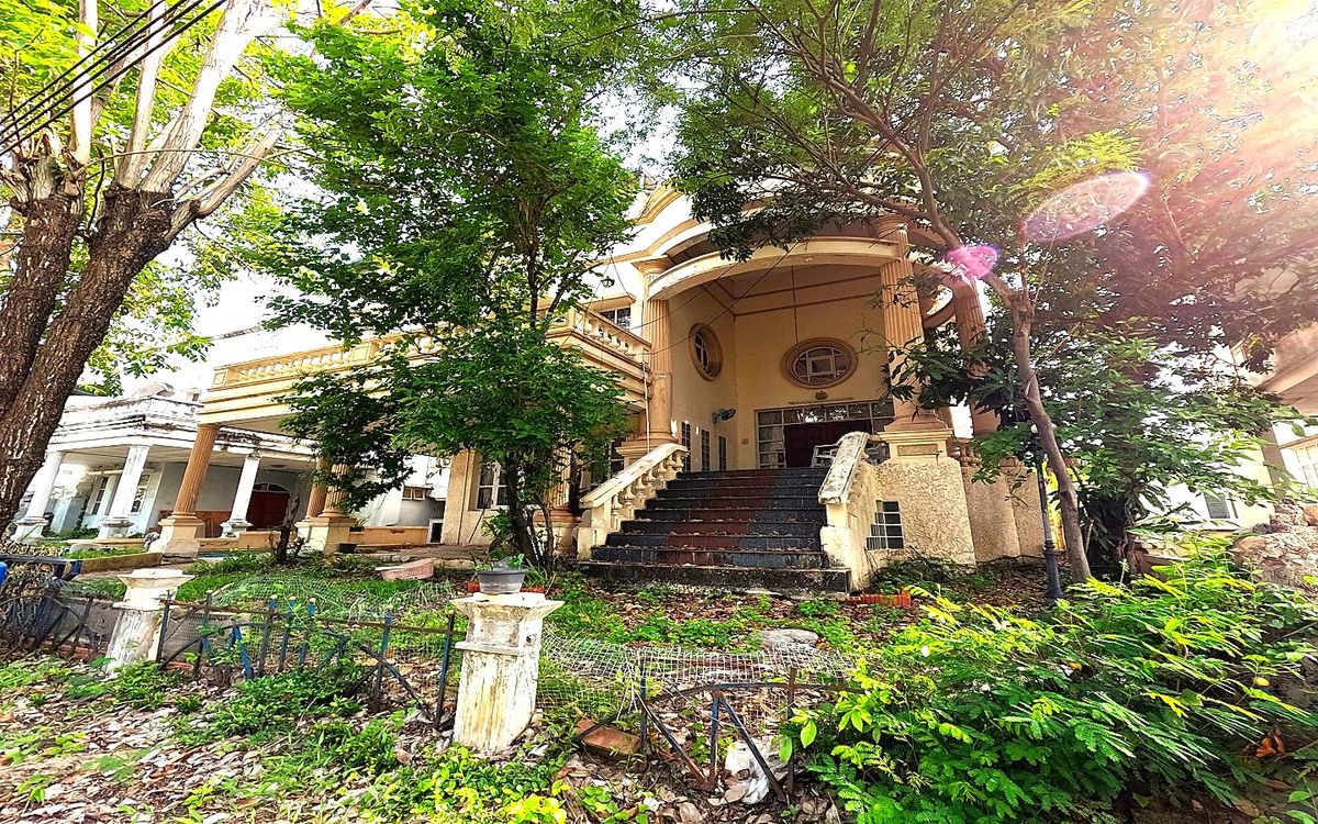 For SaleHouseRama 2, Bang Khun Thian : For sale or rent, single house, Chicha Country Club Village, Rama 2, 91.2 sq m. Decorated with good wood throughout the house, strong structure