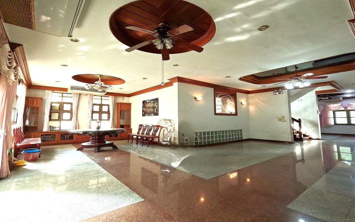 For SaleHouseRama 2, Bang Khun Thian : For sale or rent, single house, Chicha Country Club Village, Rama 2, 91.2 sq m. Decorated with good wood throughout the house, strong structure