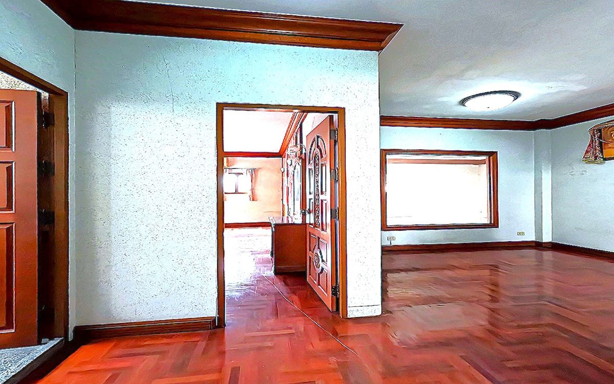 For SaleHouseRama 2, Bang Khun Thian : For sale or rent, single house, Chicha Country Club Village, Rama 2, 91.2 sq m. Decorated with good wood throughout the house, strong structure