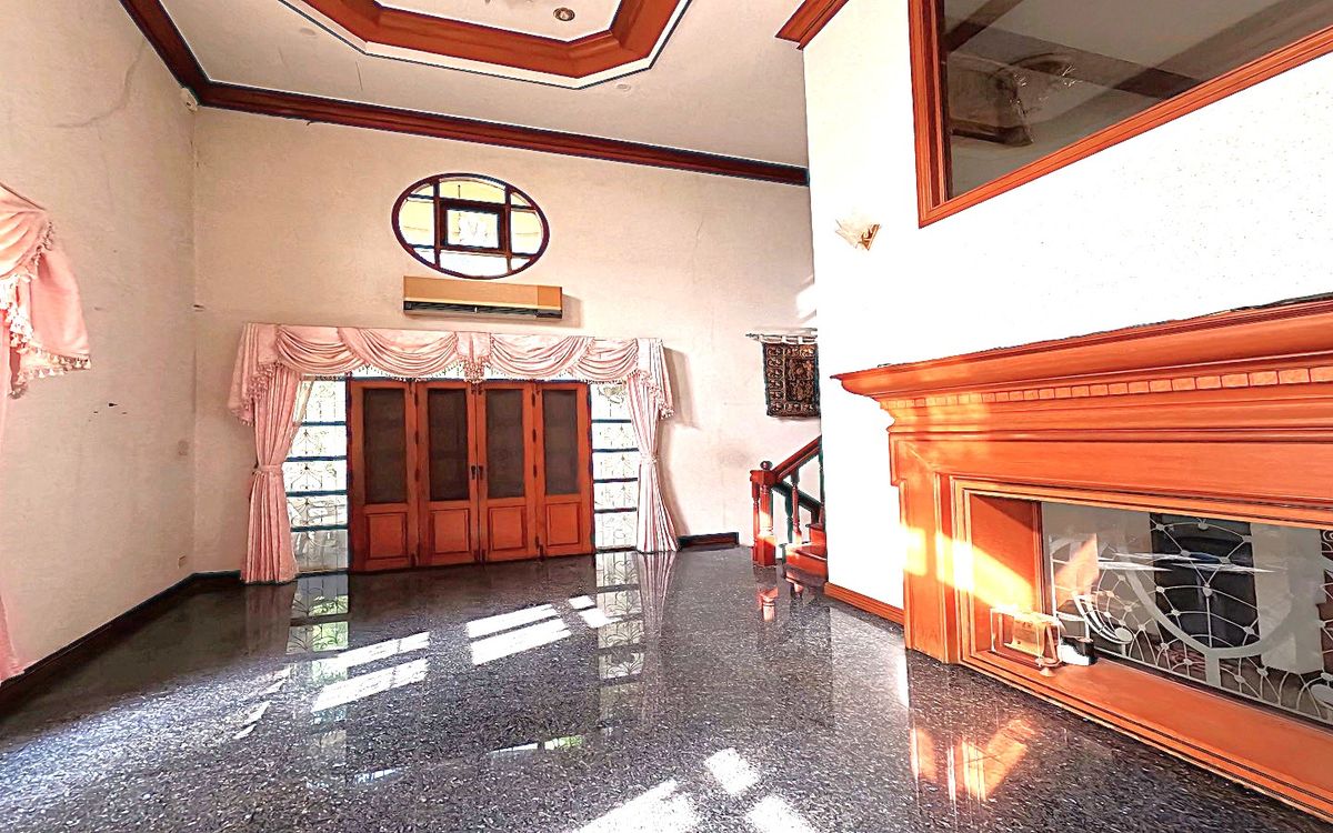 For SaleHouseRama 2, Bang Khun Thian : For sale or rent, single house, Chicha Country Club Village, Rama 2, 91.2 sq m. Decorated with good wood throughout the house, strong structure