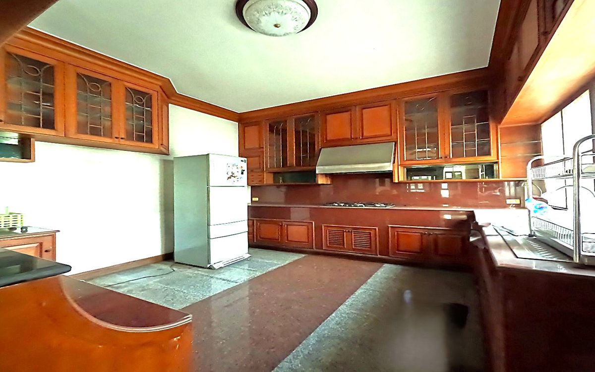 For SaleHouseRama 2, Bang Khun Thian : For sale or rent, single house, Chicha Country Club Village, Rama 2, 91.2 sq m. Decorated with good wood throughout the house, strong structure