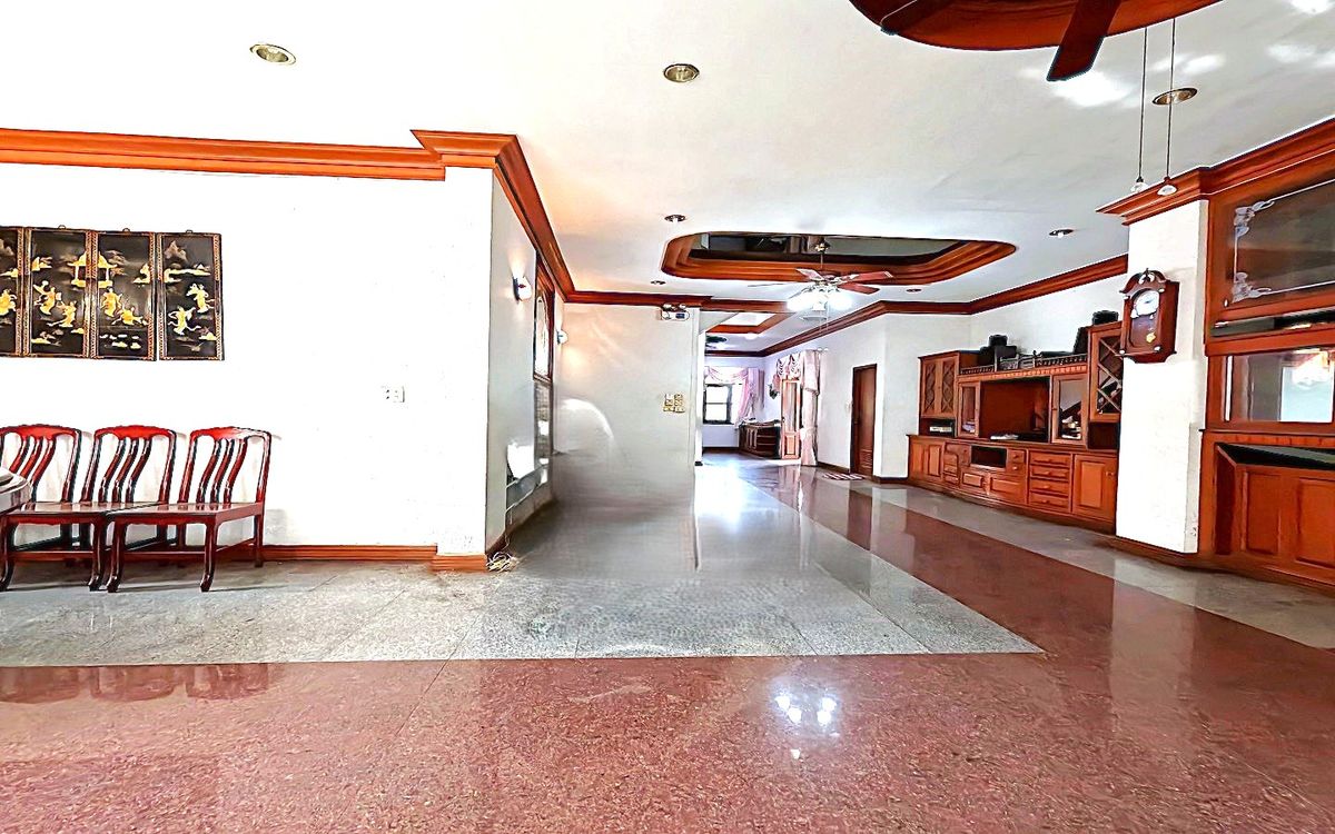 For SaleHouseRama 2, Bang Khun Thian : For sale or rent, single house, Chicha Country Club Village, Rama 2, 91.2 sq m. Decorated with good wood throughout the house, strong structure