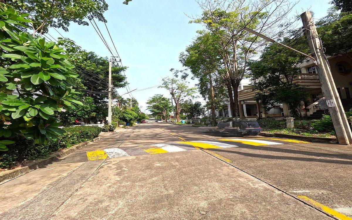 For SaleHouseRama 2, Bang Khun Thian : For sale or rent, single house, Chicha Country Club Village, Rama 2, 91.2 sq m. Decorated with good wood throughout the house, strong structure