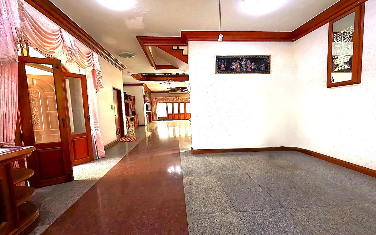 For SaleHouseRama 2, Bang Khun Thian : For sale or rent, single house, Chicha Country Club Village, Rama 2, 91.2 sq m. Decorated with good wood throughout the house, strong structure