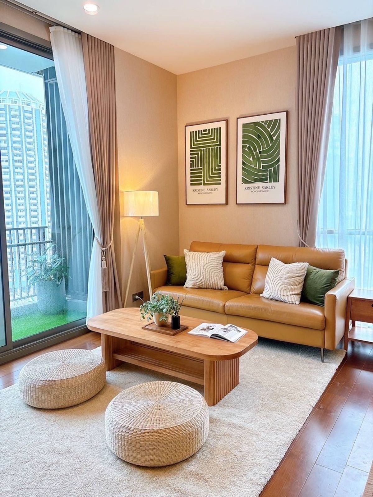 For RentCondoSukhumvit, Asoke, Thonglor : Quattro by Sansiri Thonglor Soi 4 ​​luxury condo for BTS Thonglor and shopping areas.