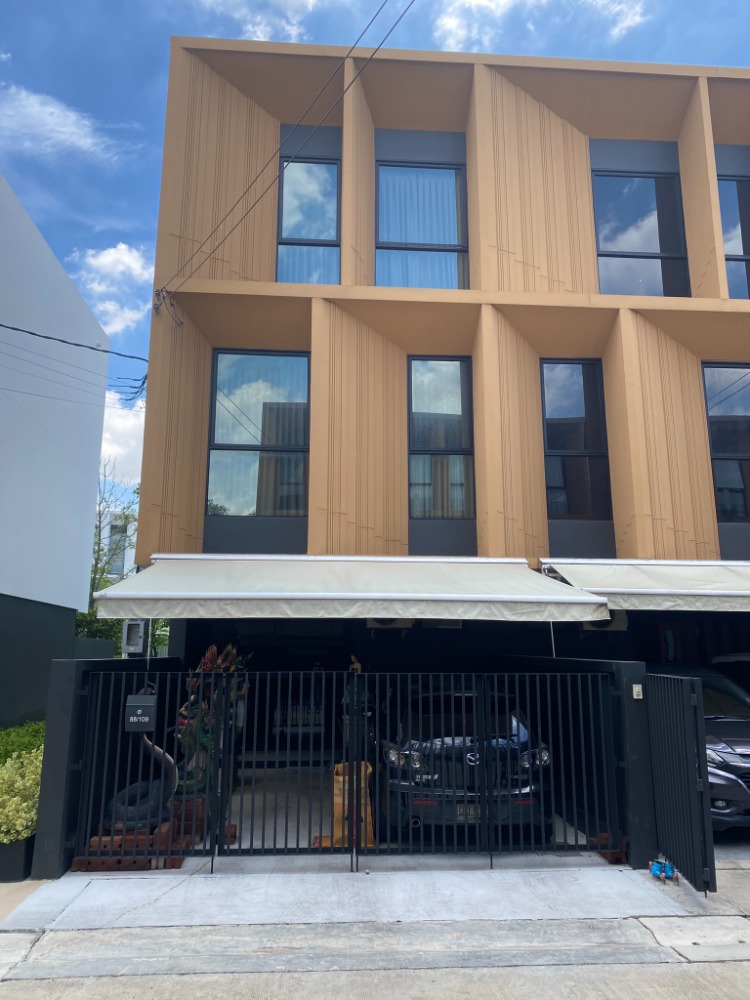For SaleTownhomeNawamin, Ramindra : Townhome for sale Plume Watcharaphon - Ekkamai (Plume Watcharaphon - Ekkamai)