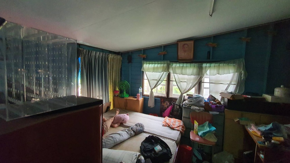 For SaleLandLadkrabang, Suwannaphum Airport : Land for sale, 154 square wa, plus a house, Soi Chaloem Phrakiat Rama 9, Soi 14, intersection 1, beautiful corner plot of land. Suitable for building houses, offices, apartments