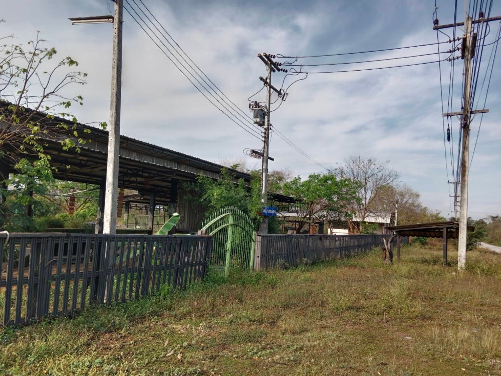 ขายที่ดินลำปาง : ขายที่ดินนาแก้ว เกาะคา ลำปาง ติดทางหลวง 1274  พื้นที่ 3 ไร่  ไร่ละ 750,000 บาท   ถนนขยาย 4 เลน  