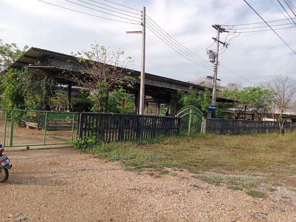 ขายที่ดินลำปาง : ขายที่ดินนาแก้ว เกาะคา ลำปาง ติดทางหลวง 1274  พื้นที่ 3 ไร่  ไร่ละ 750,000 บาท   ถนนขยาย 4 เลน  