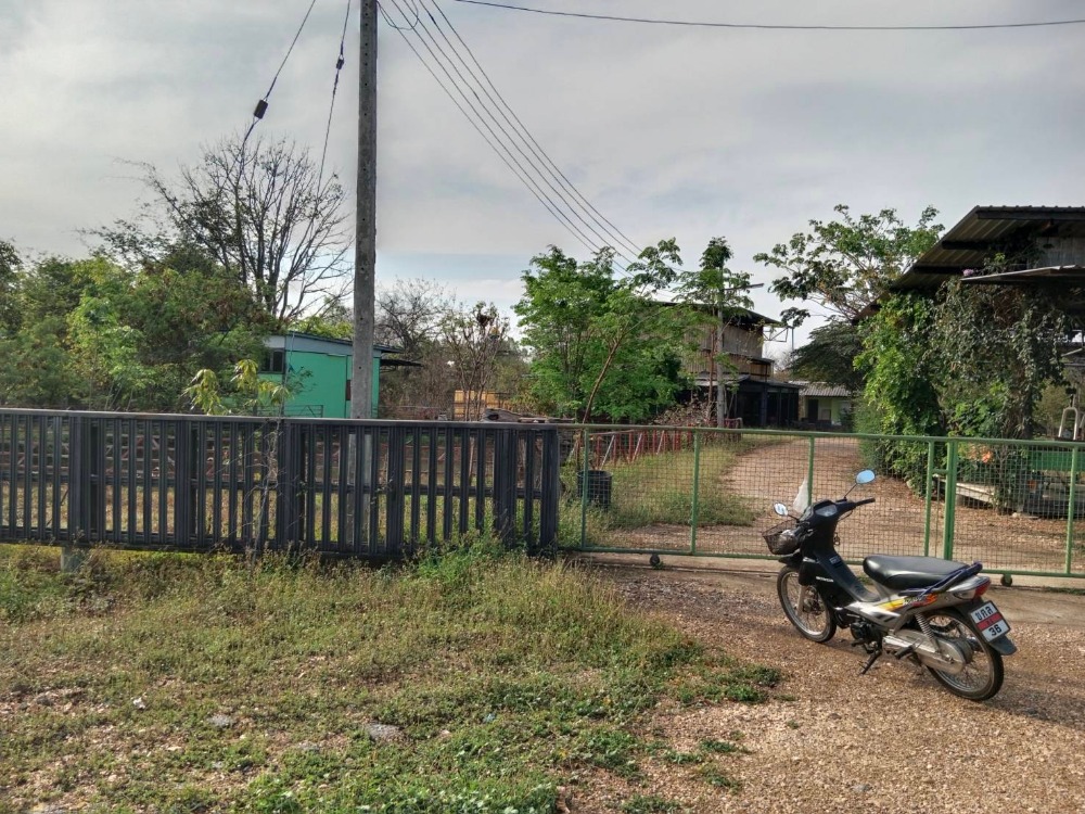 ขายที่ดินลำปาง : ขายที่ดินนาแก้ว เกาะคา ลำปาง ติดทางหลวง 1274  พื้นที่ 3 ไร่  ไร่ละ 750,000 บาท   ถนนขยาย 4 เลน  