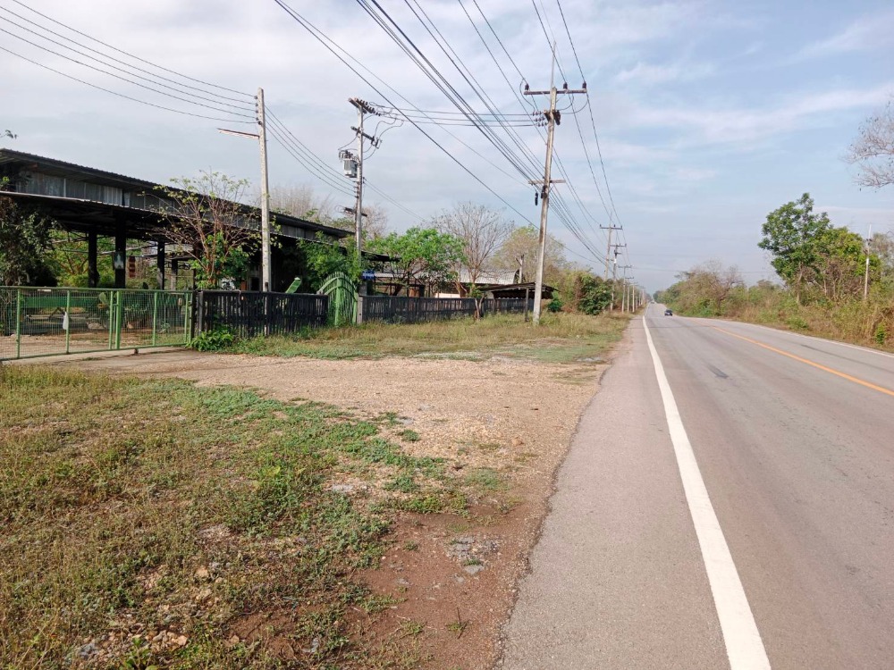 ขายที่ดินลำปาง : ขายที่ดินนาแก้ว เกาะคา ลำปาง ติดทางหลวง 1274  พื้นที่ 3 ไร่  ไร่ละ 750,000 บาท   ถนนขยาย 4 เลน  