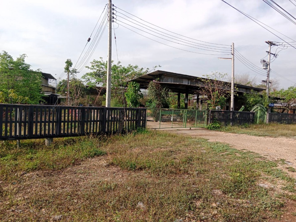 ขายที่ดินลำปาง : ขายที่ดินนาแก้ว เกาะคา ลำปาง ติดทางหลวง 1274  พื้นที่ 3 ไร่  ไร่ละ 750,000 บาท   ถนนขยาย 4 เลน  