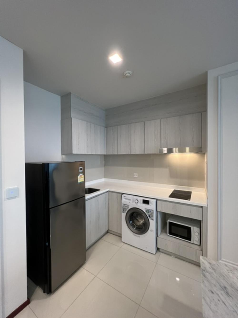 For RentCondoWitthayu, Chidlom, Langsuan, Ploenchit : Condo for rent, Life one wireless 50,000 baht, 2 bedrooms, 63 sq m. BTS Ploenchit (550 meters), BTS Chidlom (900 meters), ARL Ratchaprarop (1.6 km.), near Wireless, Chidlom, Ploenchit, New Petchburi, Sukhumvit, Rama 9,