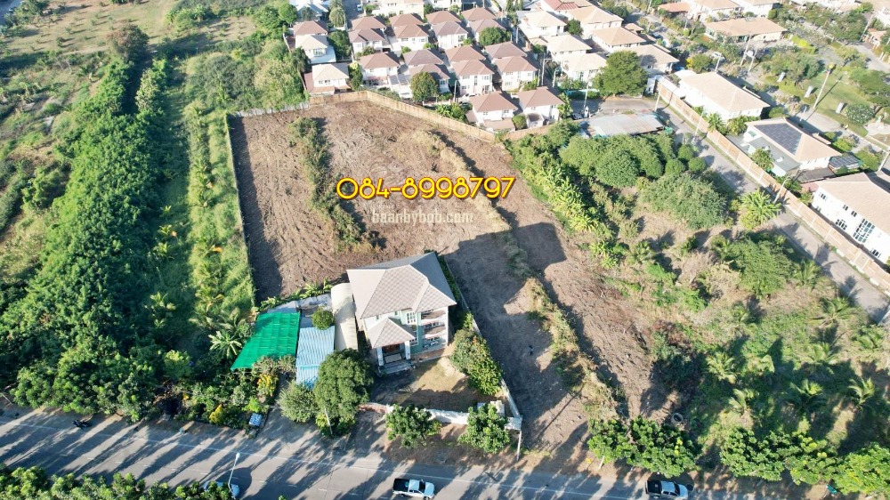 For SaleLandPinklao, Charansanitwong : Land for sale, Taling Chan, next to Phutthamonthon Sai 1 Road, area 3-1-68.5 rai, width 35 m., near the expressway, Taling Chan Civil Court, selling cheaply, 89,000 baht/sq m.
