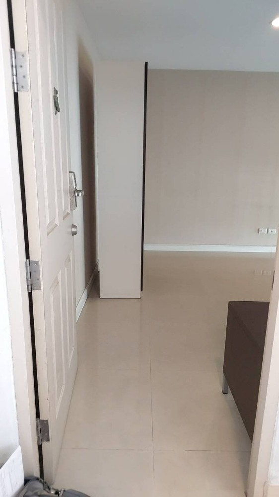 ขายคอนโดท่าพระ ตลาดพลู วุฒากาศ : ขายคอนโด เมโทรพาร์ค สาทร 1-3 อาคาร อี  2 ห้องนอน 1 ห้องน้ำ เนื้อที่ 57 ตรม. ชั้น 4  ใกล้ BTS วุฒากาศ  ราคา 2  ลบ.*