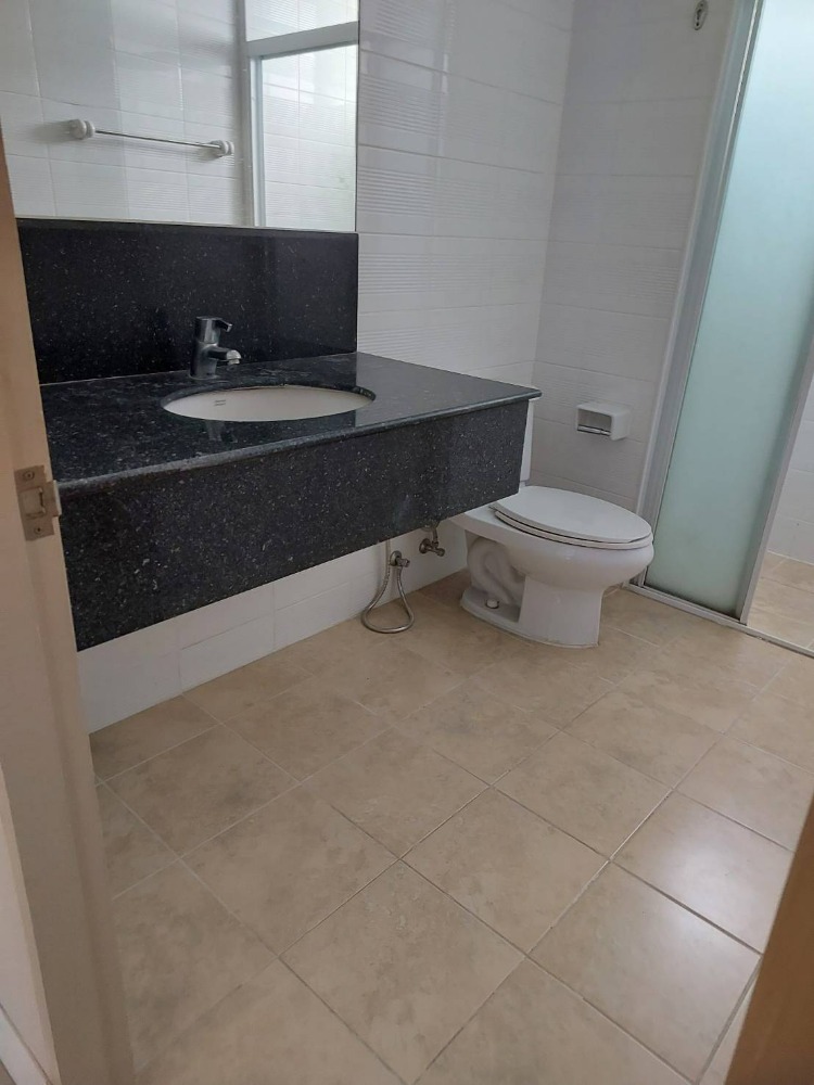 ขายคอนโดท่าพระ ตลาดพลู วุฒากาศ : ขายคอนโด เมโทรพาร์ค สาทร 1-3 อาคาร อี  2 ห้องนอน 1 ห้องน้ำ เนื้อที่ 57 ตรม. ชั้น 4  ใกล้ BTS วุฒากาศ  ราคา 2  ลบ.*