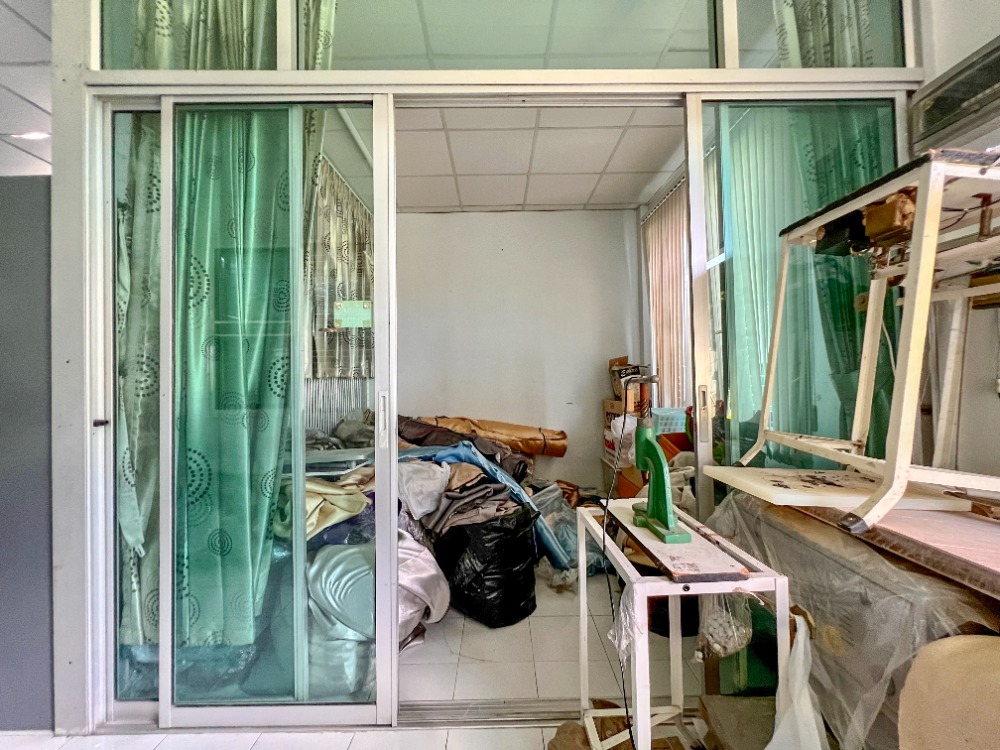 ขายโกดังปทุมธานี รังสิต ธรรมศาสตร์ : ขาย/ให้เช่า ที่ดินพร้อมสถานประกอบกิจการ ลำลูกกา คลอง 4 ขนาด 100 ตร.วา กว้าง 25 เมตร ลึก 16 เมตร