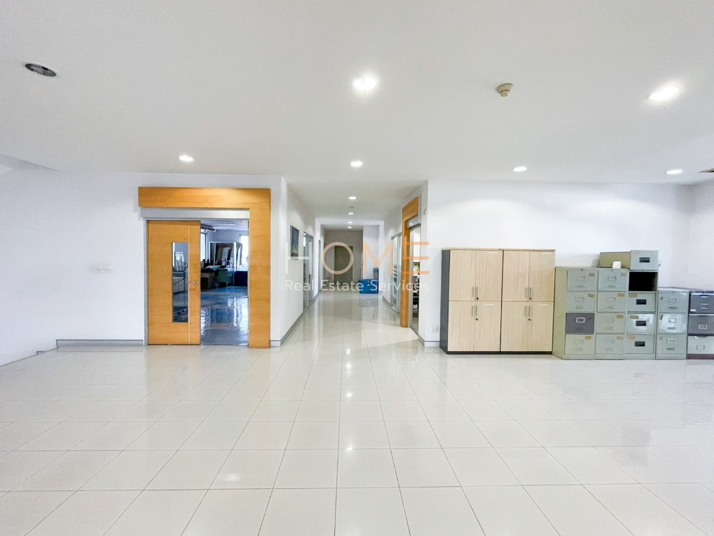 ขายสำนักงานแจ้งวัฒนะ เมืองทอง : ออฟฟิศ พร้อมโกดัง และที่จอดรถ ✨ อาคารสำนักงาน แจ้งวัฒนะ 13 ใกล้ BTS ศูนย์ราชการ / 3 ชั้น (ขาย), Office Building Chaengwattana 13 / 3 Storey (FOR SALE) T539