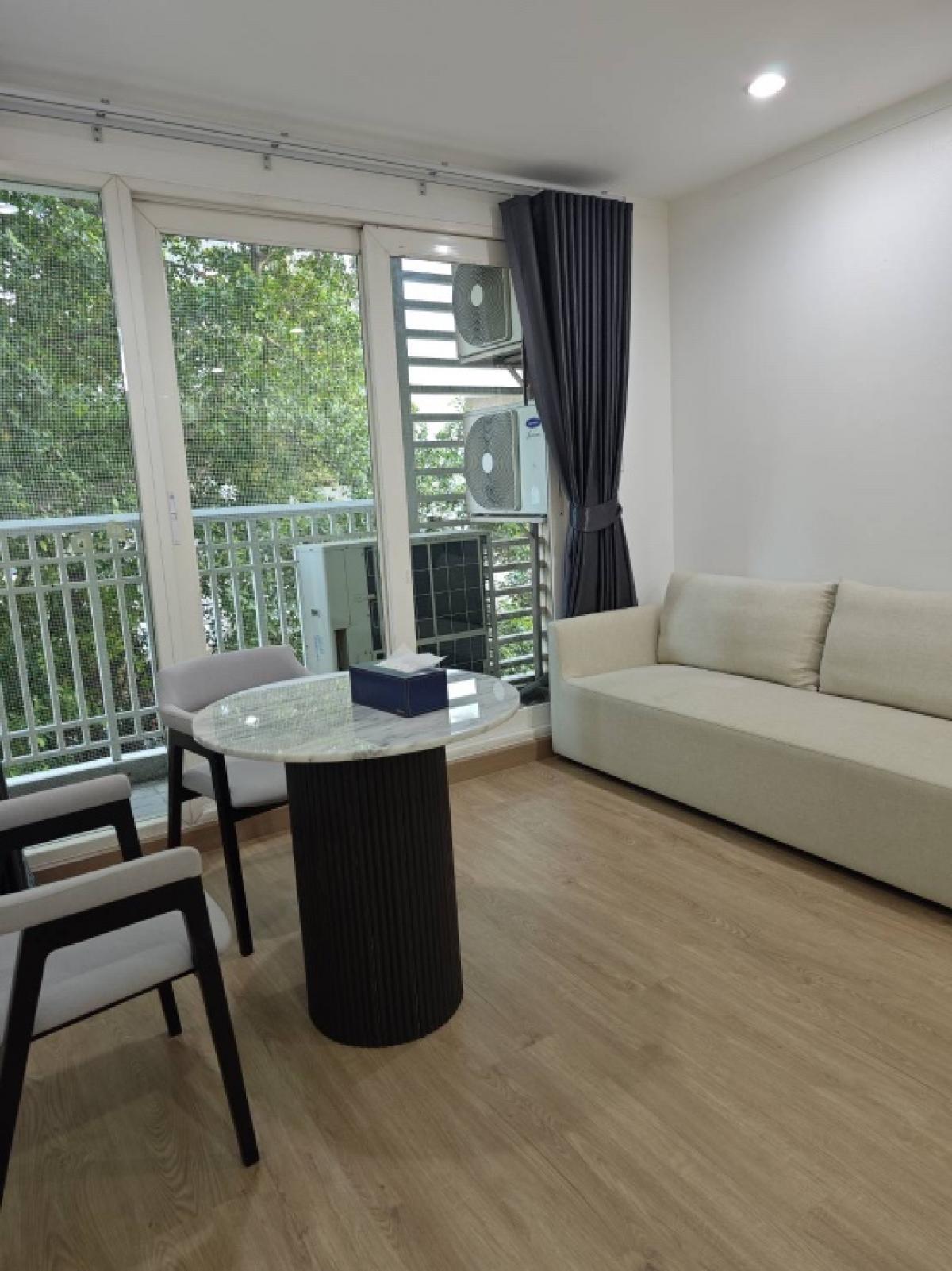 For RentCondoSathorn, Narathiwat : For rent: Baan Siri Sathorn Suanplu, new electrical appliances, near BTS Chong Nonsi and near MRT Lumpini