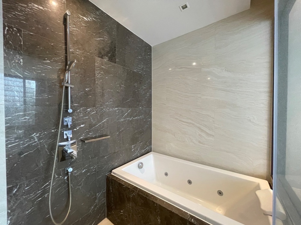 For RentCondoSilom, Saladaeng, Bangrak : ✨ 👍 Ideal for Living or Investment in Bangkok’s CBD! Stylish condo in a prime location.Surrounded by lifestyle destinations, top offices, restaurants & cafes. Perfect for professionals or investors seeking long-term returns.
