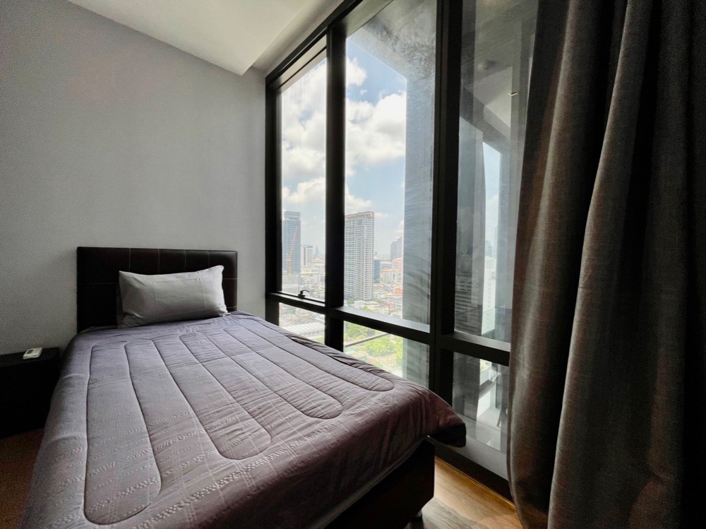 For RentCondoSilom, Saladaeng, Bangrak : ✨ 👍 Ideal for Living or Investment in Bangkok’s CBD! Stylish condo in a prime location.Surrounded by lifestyle destinations, top offices, restaurants & cafes. Perfect for professionals or investors seeking long-term returns.
