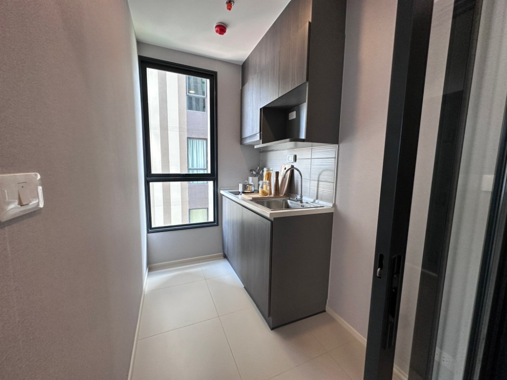 ขายคอนโดอ่อนนุช อุดมสุข : LAST UNIT 1 bedroom XL วิวสระว่ายน้ำโครงการ 41 sqm @ Elio Del Nest ราคาที่ดีที่สุด 3.69 ล้านเท่านั้น  ติดต่อ คุณออย 098-292-4151