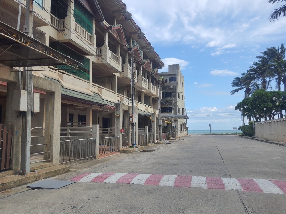 ให้เช่าทาวน์โฮมระยอง : ให้เช่า พีเอ็มวาย บีช ทาวน์โฮม (PMY Beach Townhome) ติดชายหาดแสงจันทร์ อ.เมืองระยอง จ.ระยอง