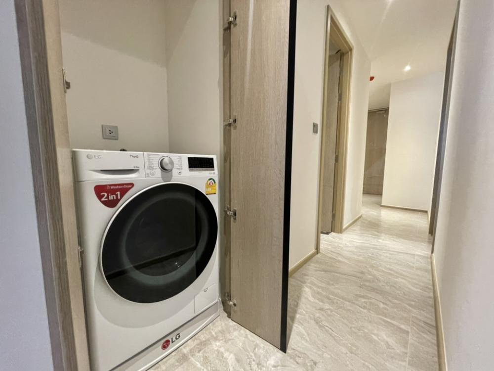 For RentCondoRama9, Petchburi, RCA : Rent Ashton Asoke-Rama 9, new room, beautiful decoration, MUJI 2 bedrooms, 2 bathrooms, comes with washing machines/baking