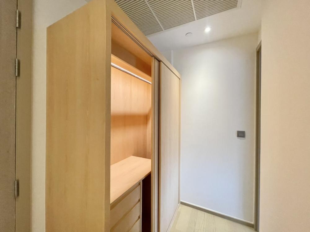 For RentCondoRama9, Petchburi, RCA : Rent Ashton Asoke-Rama 9, new room, beautiful decoration, MUJI 2 bedrooms, 2 bathrooms, comes with washing machines/baking