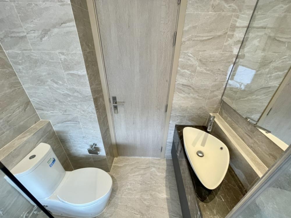 For RentCondoRama9, Petchburi, RCA : Rent Ashton Asoke-Rama 9, new room, beautiful decoration, MUJI 2 bedrooms, 2 bathrooms, comes with washing machines/baking